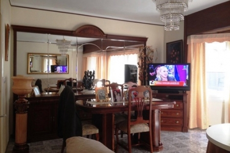 Apartment-Dining area-Roses